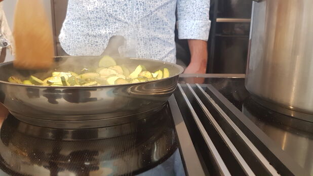 Wohnen & Holz Schauraum - Best4Best-Team-Cooking
