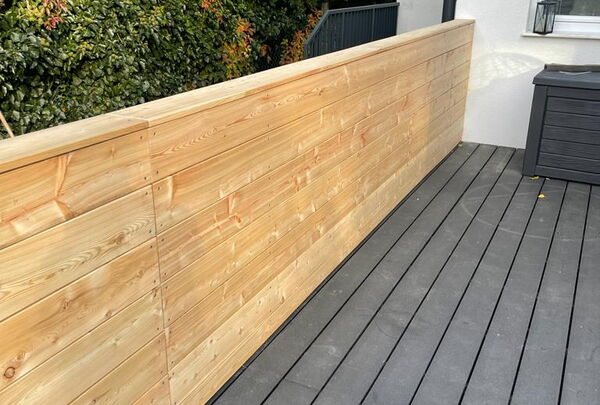 Terrasse mit Absturzsicherung