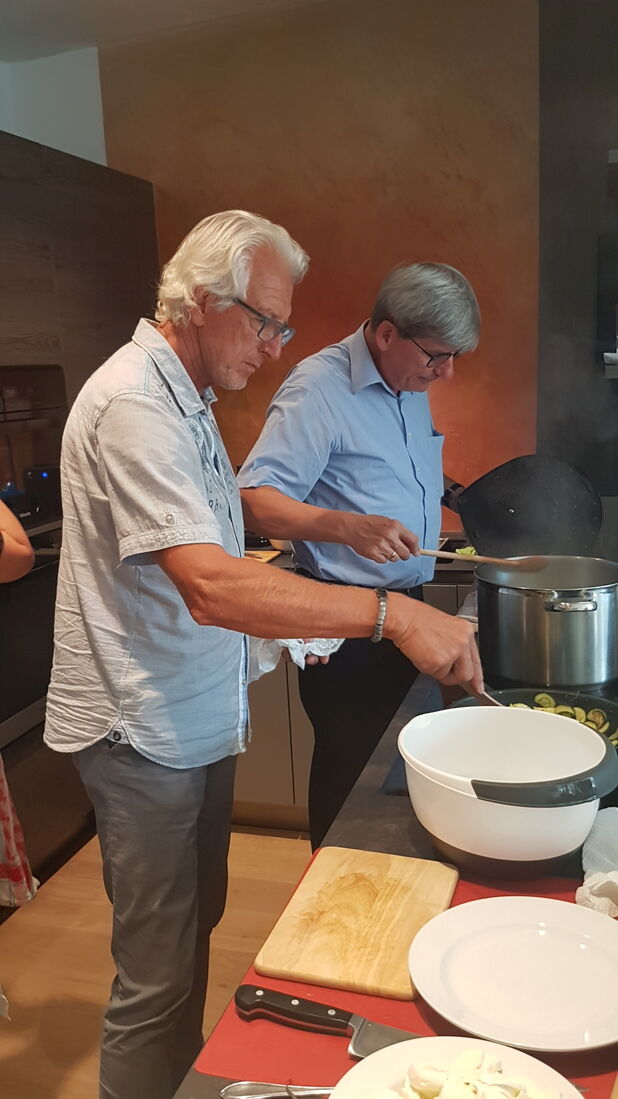 Wohnen & Holz Schauraum - Best4Best-Team-Cooking