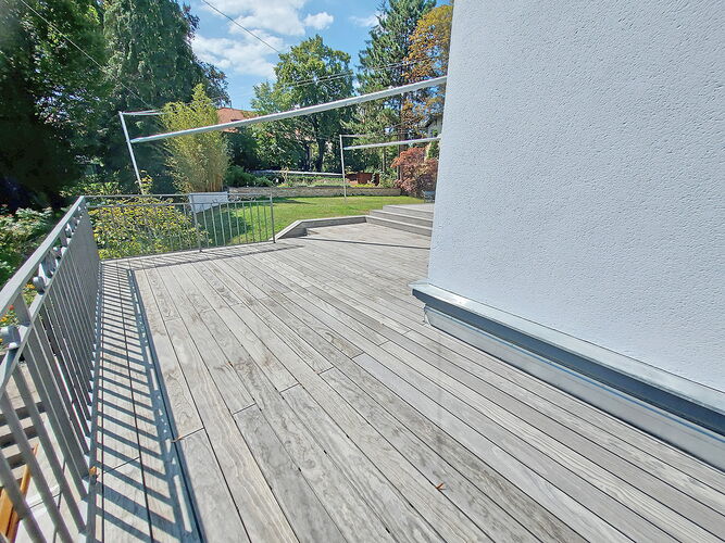 Holzterrasse mit Accoya Gray