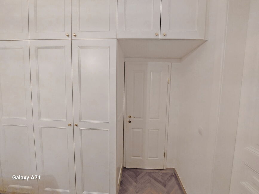 Schlafzimmerschrank mit Badezimmerdurchgang