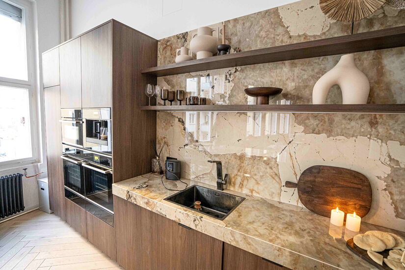 kuechenrenovierung-dekton-arbeitsplatten-kueche-Khalo