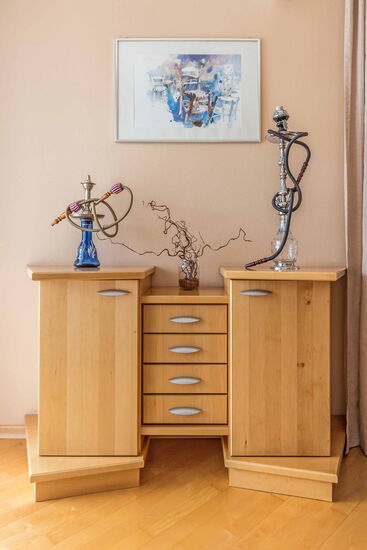wohnraum-zeitlose-moebel-aus-holz