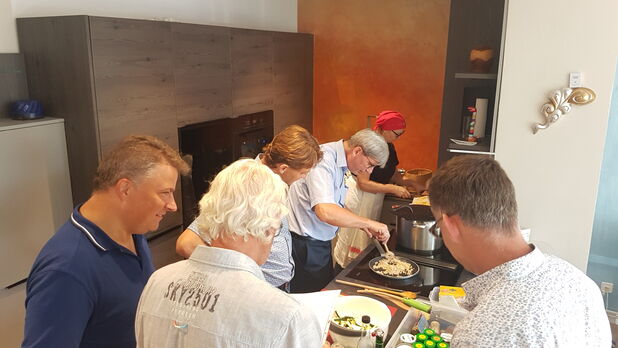 Wohnen & Holz Schauraum - Best4Best-Team-Cooking