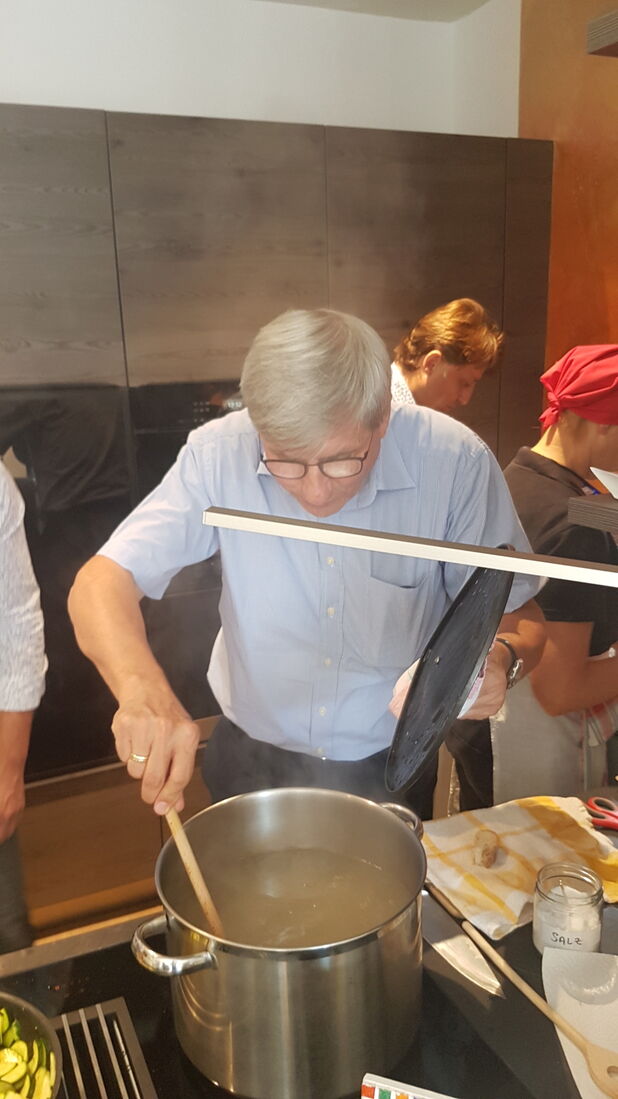 Wohnen & Holz Schauraum - Best4Best-Team-Cooking