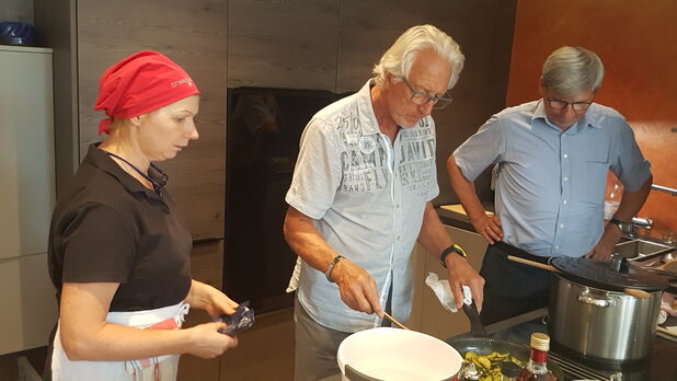 Wohnen & Holz Schauraum - Best4Best-Team-Cooking