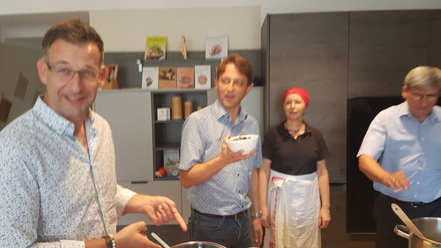 Wohnen & Holz Schauraum - Best4Best-Team-Cooking