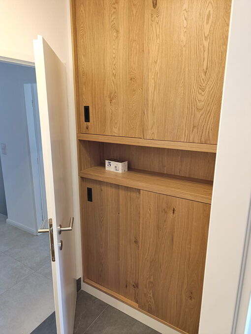 Neuer Schrank im Badezimmer