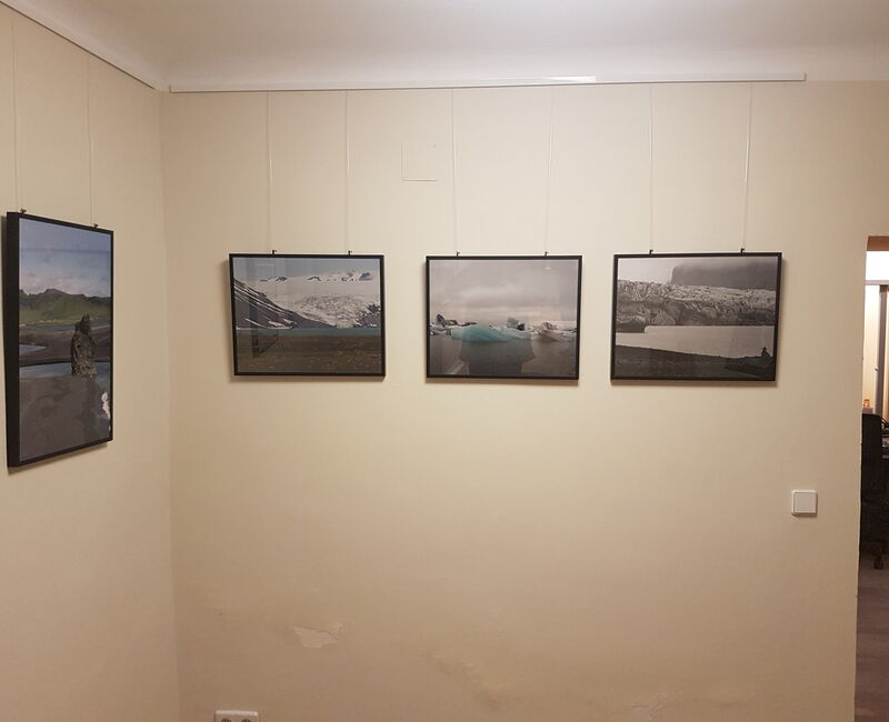 Fotoausstellung_Island_Minx_Margetich_bei_Wohnen-Holz