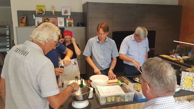 Wohnen & Holz Schauraum - Best4Best-Team-Cooking
