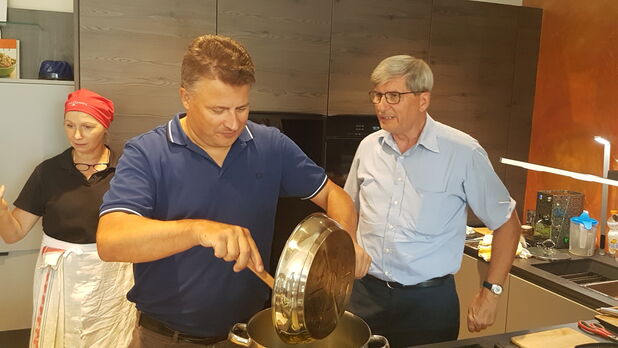 Wohnen & Holz Schauraum - Best4Best-Team-Cooking