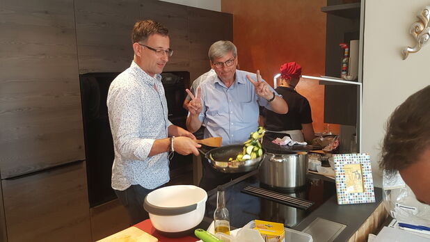 Wohnen & Holz Schauraum - Best4Best-Team-Cooking