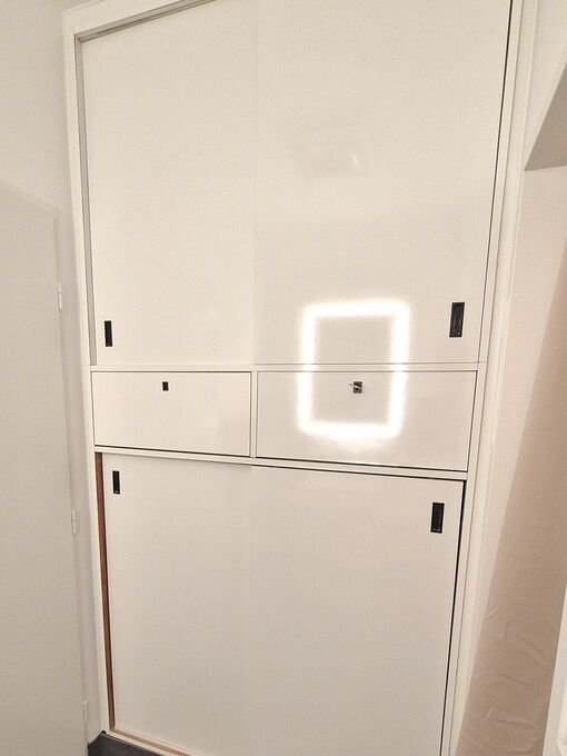 Badezimmer vorher - Schrank alt
