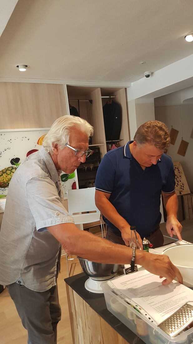 Wohnen & Holz Schauraum - Best4Best-Team-Cooking