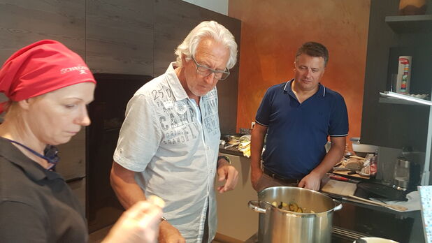 Wohnen & Holz Schauraum - Best4Best-Team-Cooking