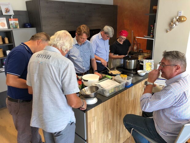Wohnen & Holz Schauraum - Best4Best-Team-Cooking