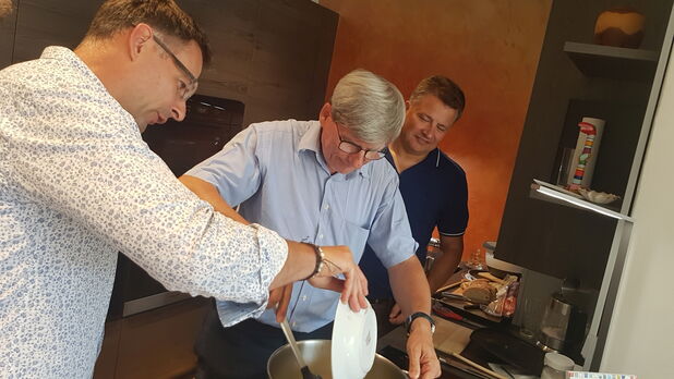 Wohnen & Holz Schauraum - Best4Best-Team-Cooking