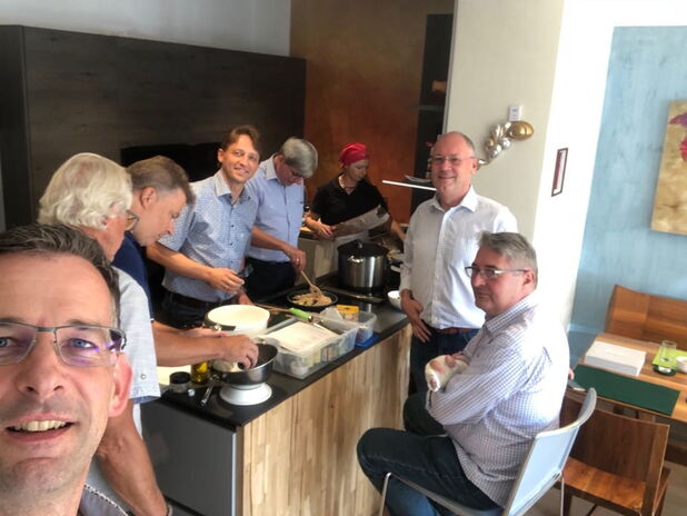 Wohnen & Holz Schauraum - Best4Best-Team-Cooking