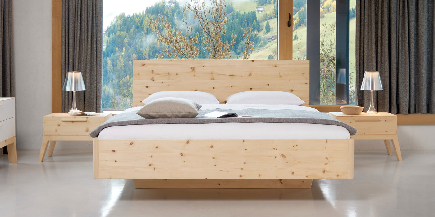Bild: Massivholzbett aus Zirbe Bild: Massivholzbett aus Zirbe